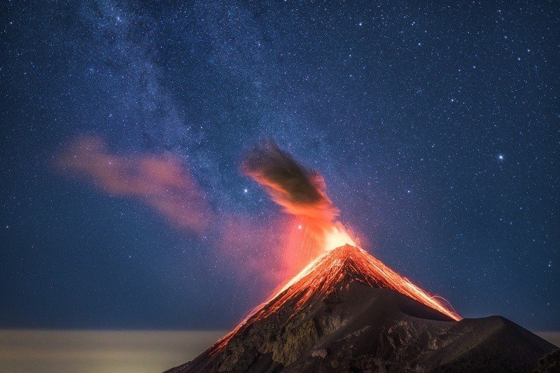 photo explosion volcanique volcan