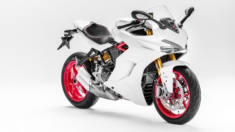 Moto Ducati SuperSport blanche
