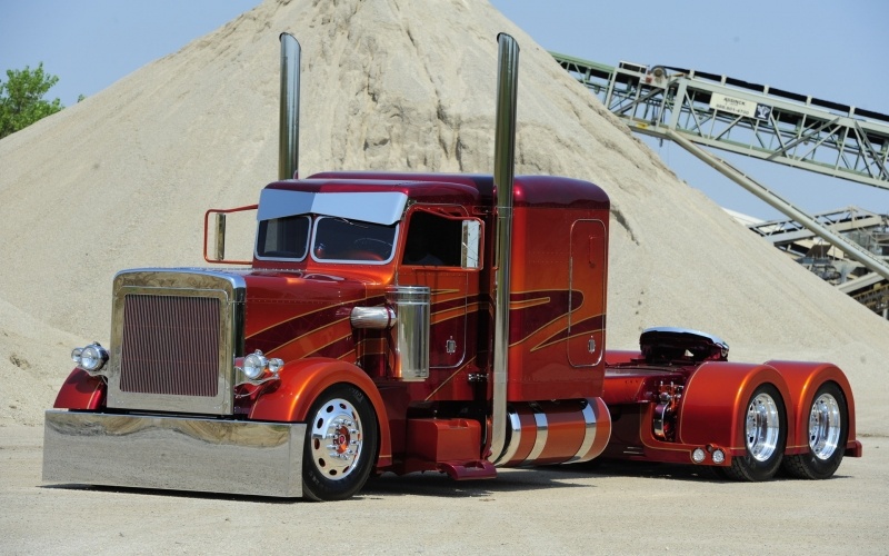 Camion truck Peterbilt custom rouge