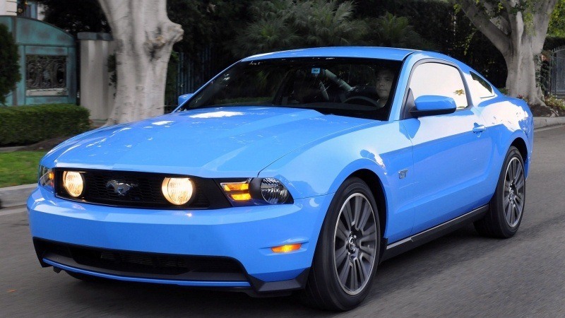 Ford Mustang bleu