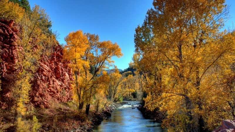 Paysage automne et rivière