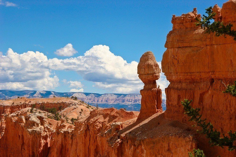 fond écran hd paysage nature parc national Bryce USA montagne ocre rocher ciel wallpaper image desktop windows