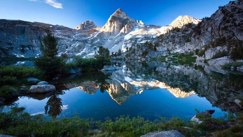 fond écran HD nature paysage montagne ciel bleu lac réflection wallpaper photo mountain lake blue sky summer picture image