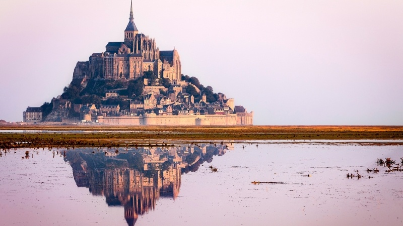 fond d'écran HD Mont St Michel France vue sur la baie marée basse wallpaper desktop photo