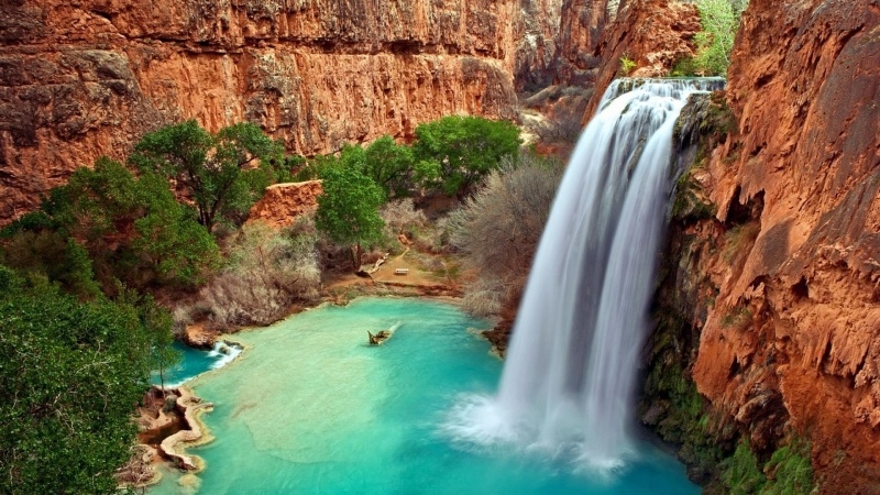 fond écran nature HD chutes d'eau dans canyon ocre et eaux turquoises 1920x1080 image photo waterfall desktop computer