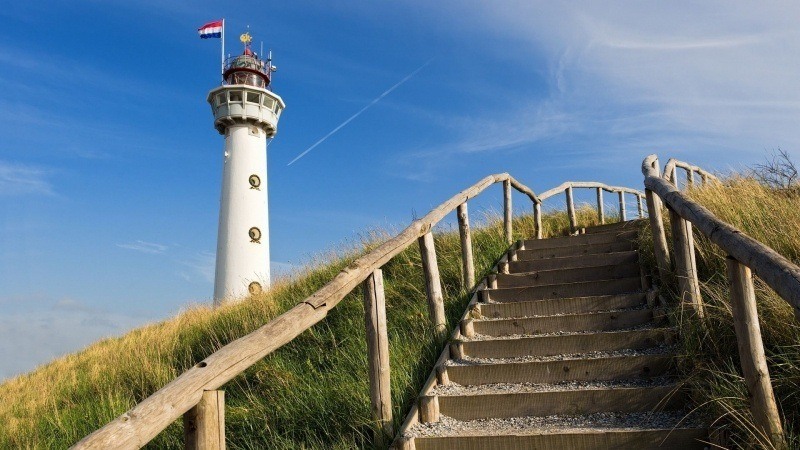 escalier bois digue dune phare Hollande photo