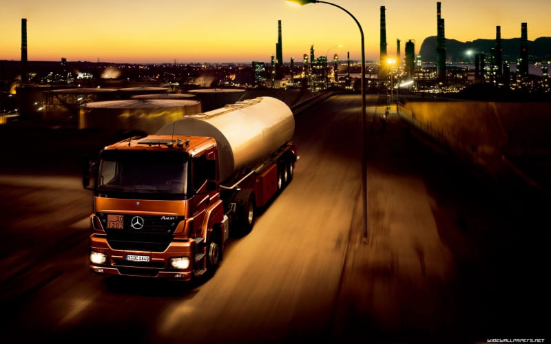 fond ecran truck mercedes 02 wallpaper image