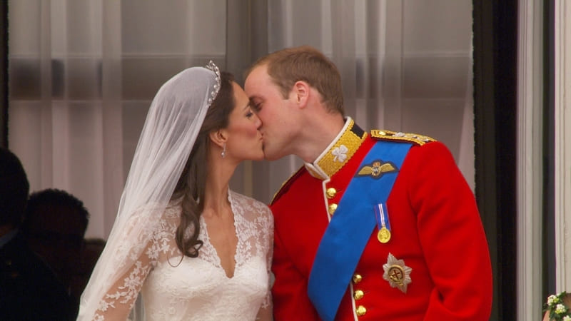 William Kate Royal Wedding fond d'écran wallpaper HD photo the kiss