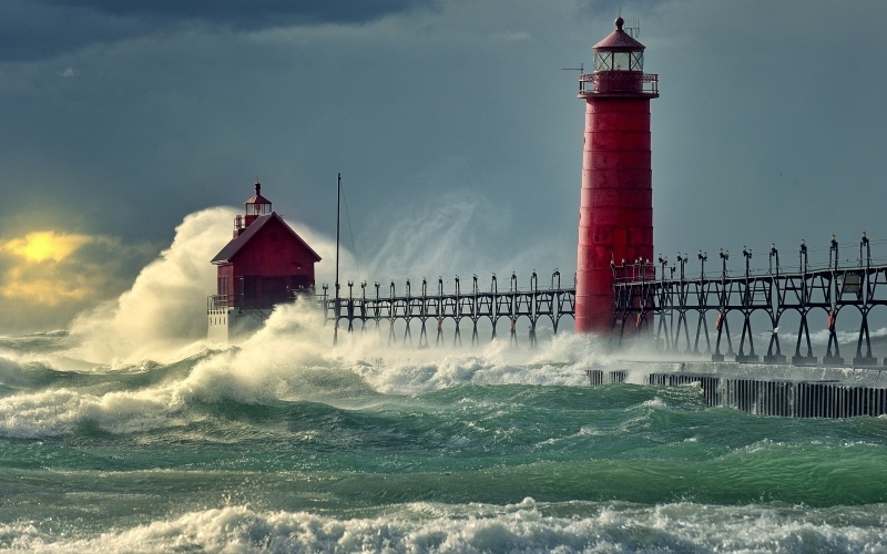 Tempête sur phare et maison photo