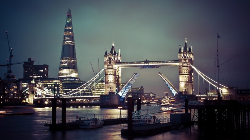 Fond d'écran HD Londres London Tower Bridge et The Shard Tower la nuit wallpaper photo image