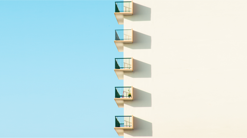 Fond ecran HD photo Matthieu Venot balcon immeuble ciel bleu façade blanche picture image wallpaper