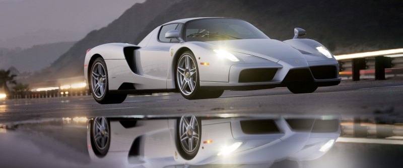 Panoramic Ferrari Enzo grise